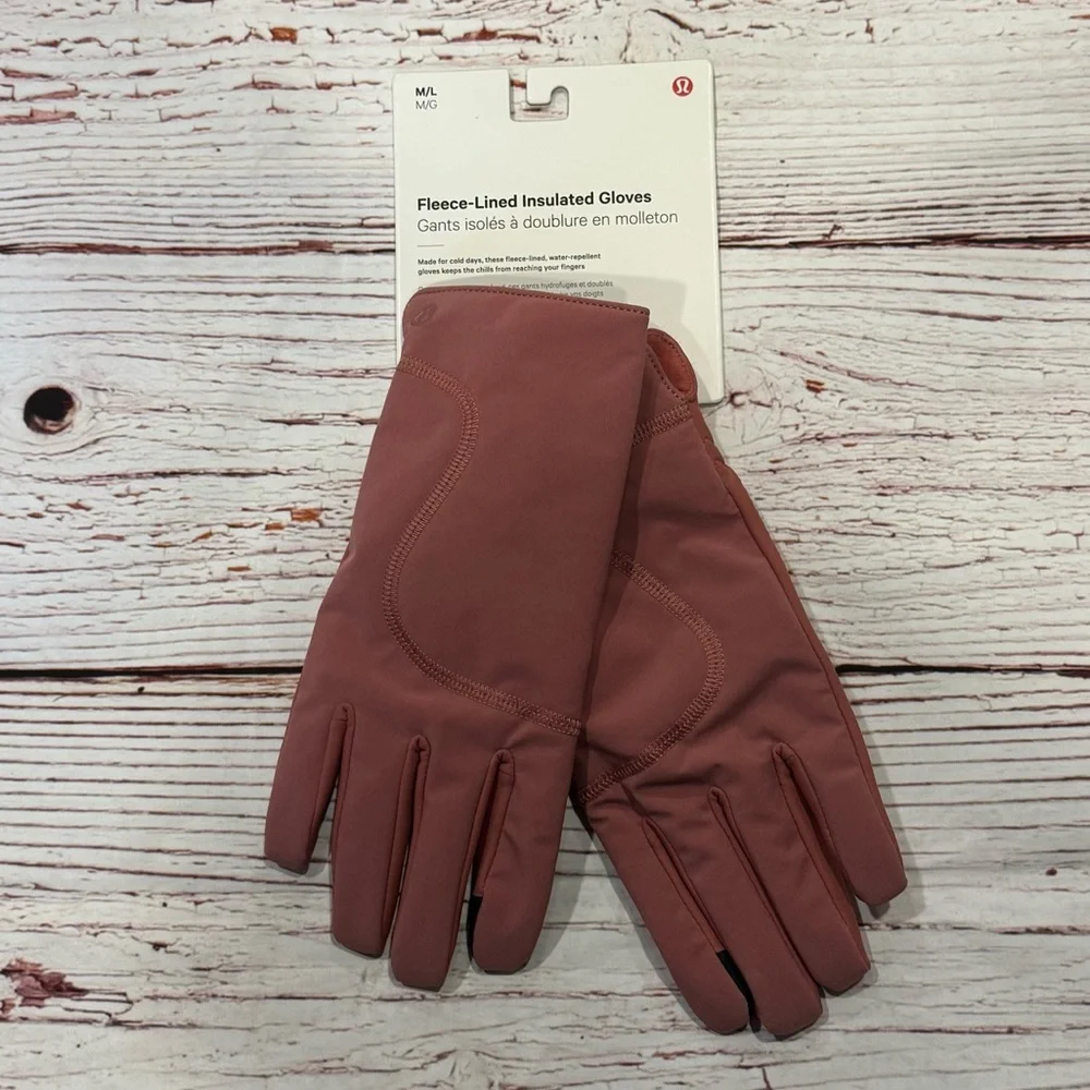NWT Lululemon Womens Fleece-Lined Insulated Gloves Tech in Brier Rose Sz M/L
